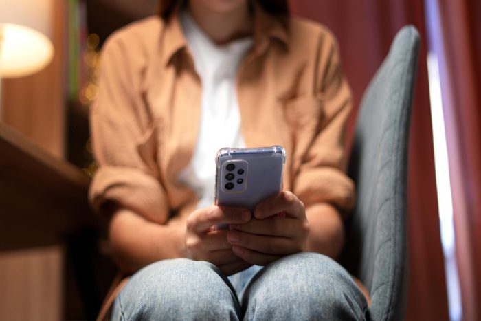 ¿Qué es stalkear en las redes sociales?